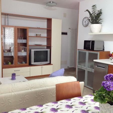 Aloe Beach Apartments, Ombrellone, Parcheggio E Uso Di Biciclette Gratis Rimini Ngoại thất bức ảnh