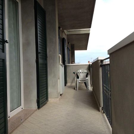 Aloe Beach Apartments, Ombrellone, Parcheggio E Uso Di Biciclette Gratis Rimini Ngoại thất bức ảnh