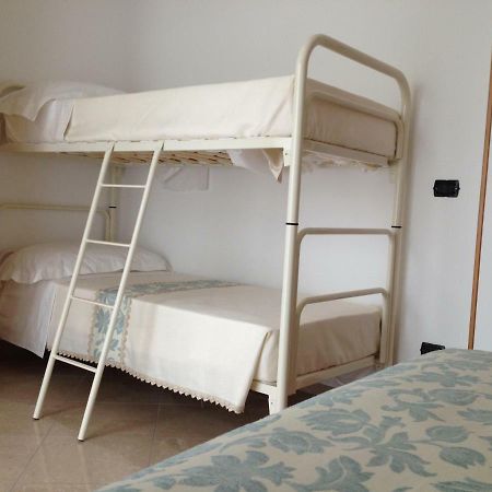 Aloe Beach Apartments, Ombrellone, Parcheggio E Uso Di Biciclette Gratis Rimini Ngoại thất bức ảnh