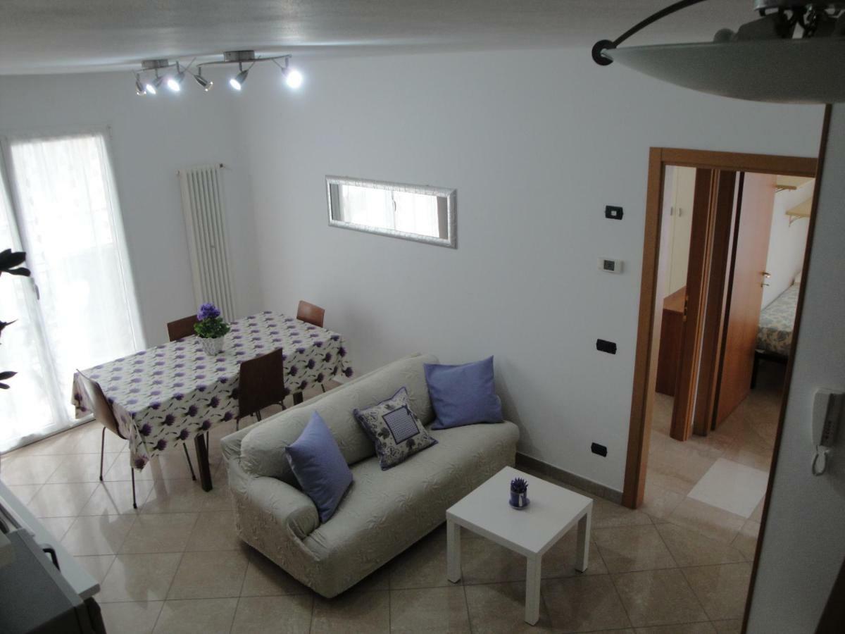 Aloe Beach Apartments, Ombrellone, Parcheggio E Uso Di Biciclette Gratis Rimini Ngoại thất bức ảnh